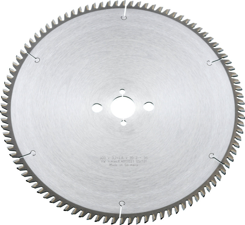 pilový kotouč opatřený tvrdokovem, pozitivní