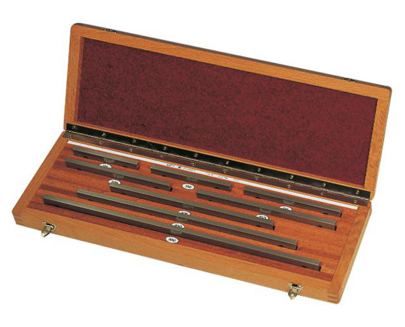 Sada rovnoběžných ocelových koncových měrek