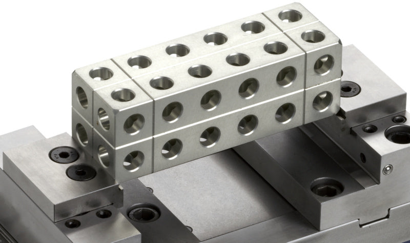 Našroubovatelné čelisti pro úzké komponenty