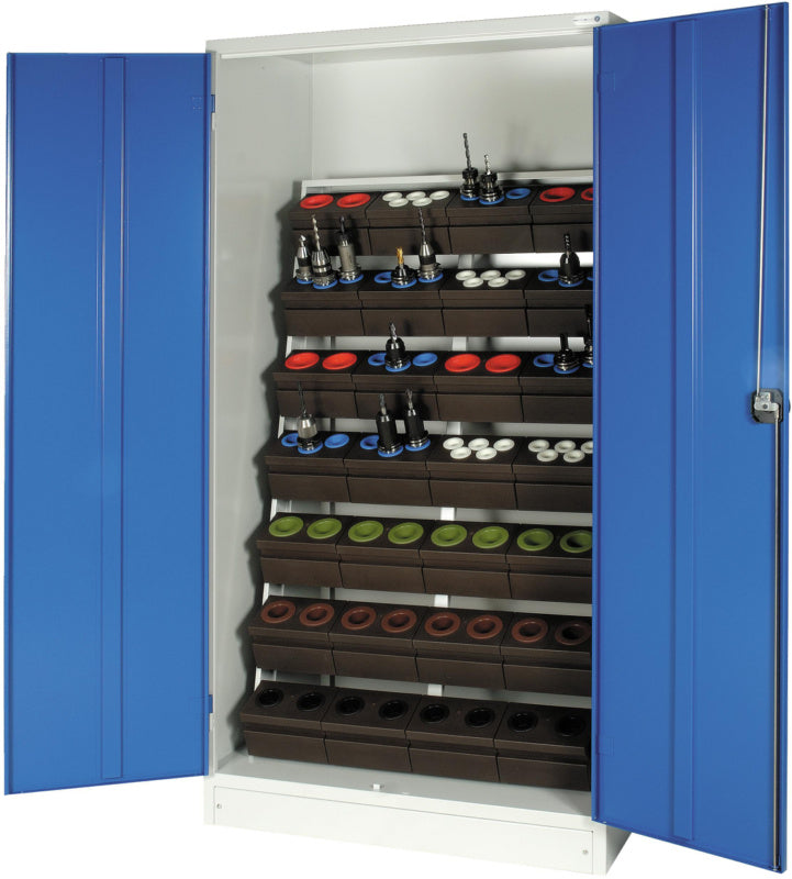 Skříně s dvoukřídlými dveřmi