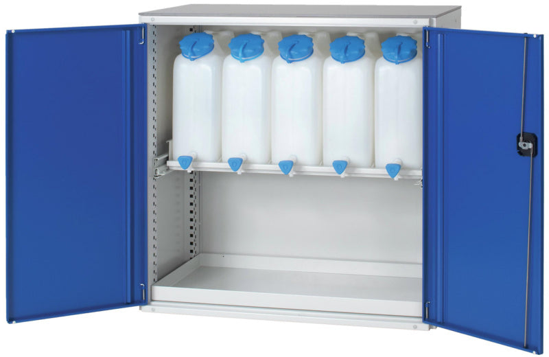 Skříň s maznicí vč. kanystrů