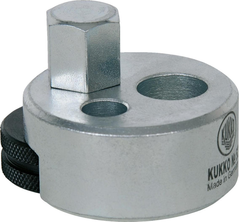 Přípravek pro vyšroubování a zašroubování závrtných šroubů s vroubkovaným upnutím