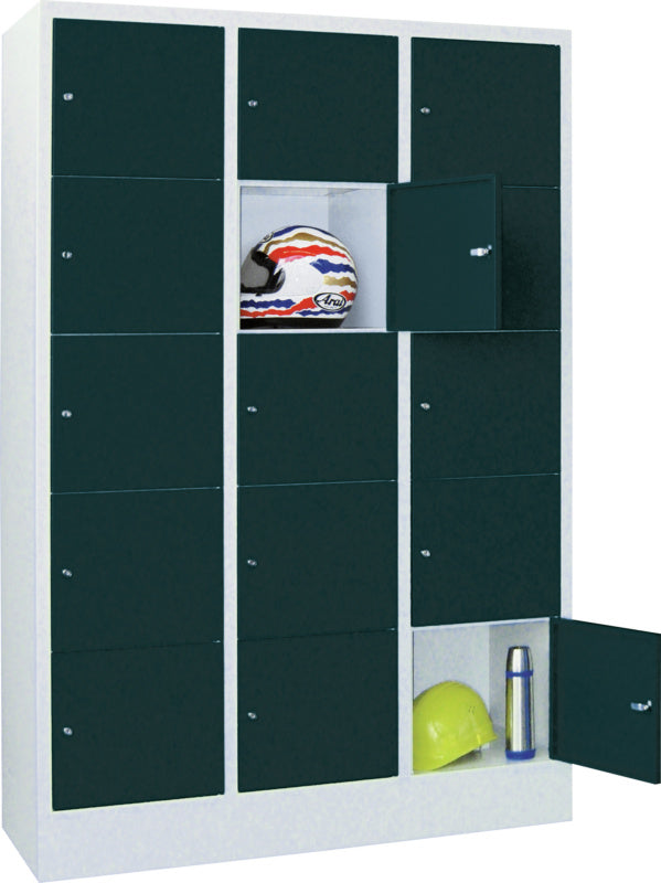 Šatní skříňka se soklem