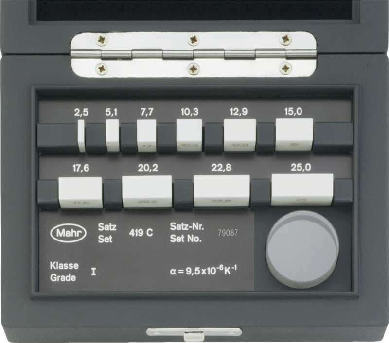 Sada rovnoběžných keramických koncových měrek