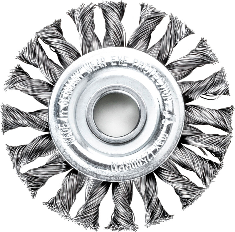 Válcový drátěný kartáč se střídavým výpletem