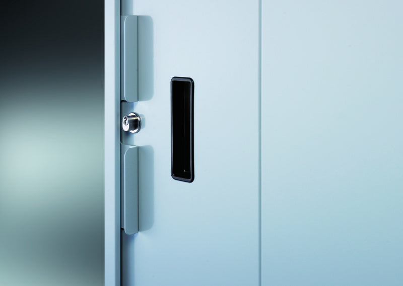 Cylindrický zámek na otočení a zatlačení