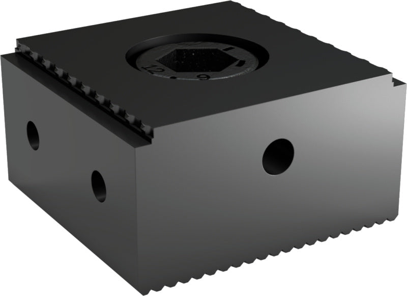 Pevná čelist s ozuby a stupni