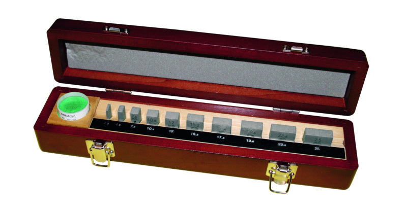 Sada rovnoběžných keramických koncových měrek