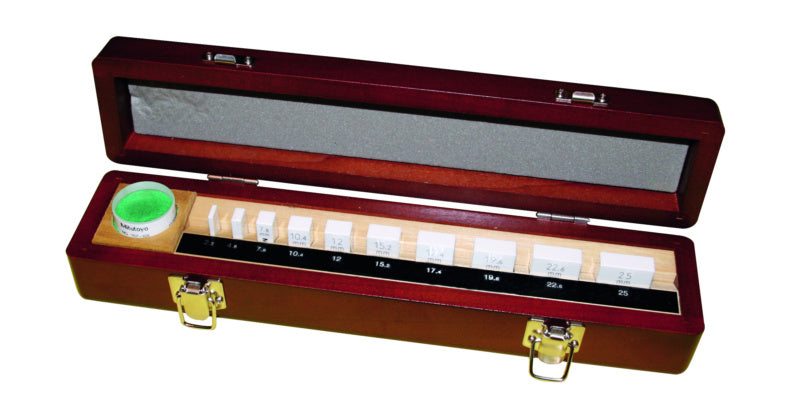 Sada rovnoběžných keramických koncových měrek