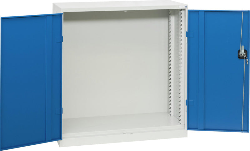 Prázdná skříň s dvoukřídlými dveřmi s plnými plechovými dveřmi, výška 1030 mm