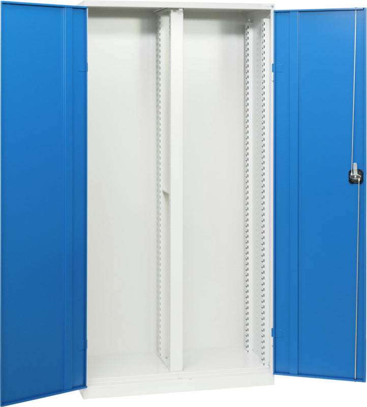 Prázdná skříň s dvoukřídlými dveřmi s plnými plechovými dveřmi, výška 1950 mm, a pevná vestavěná přepážka