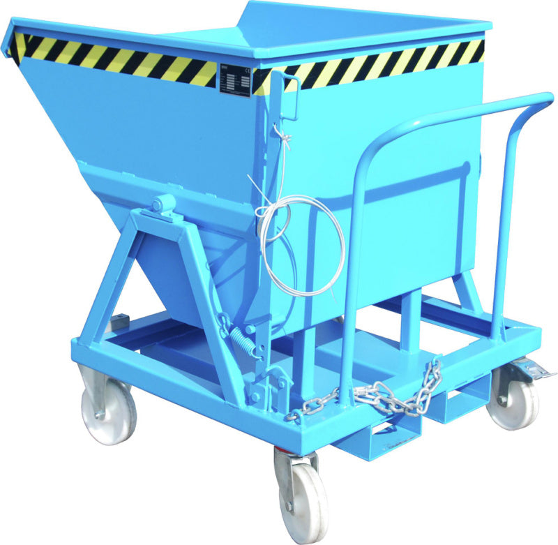 Nádoby na kovové piliny, vyklápění z místa obsluhy vysokozdvižného vozíku