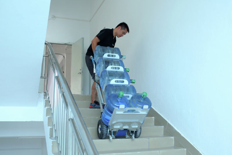 Přepravní jednotka pro velké láhve s vodou