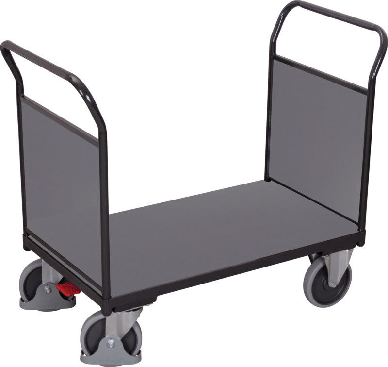 Plošinový vozík s čelními stěnami z opracovaného dřeva