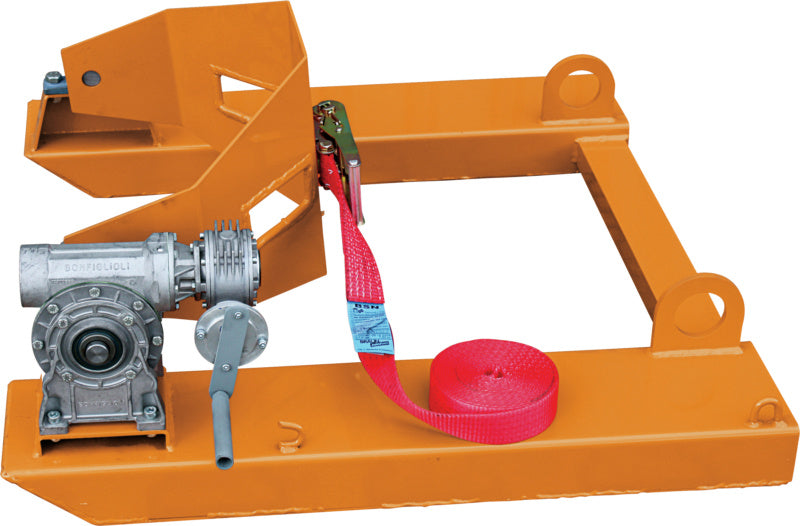 Chapadlo na sudy a manipulátor na odpadní koše s řetězovým kolem